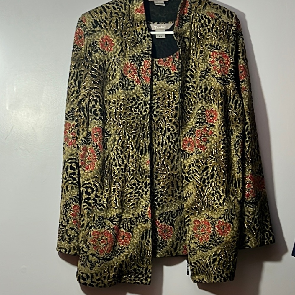 Vintage Tan Jay medium matching tank and zippered front jacket.